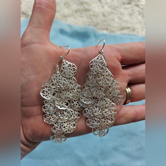 Avon Filigree Chandelier Pierced Earrings, Silvertone, NIB - Picture 2 of 11